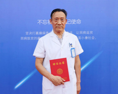 医以德为本，将心比心方能走入患者内心，北京军海医院董洪昌 帮助患者战胜病魔。